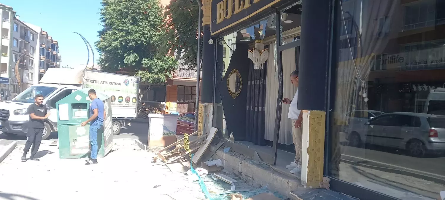 Aksaray&apos;da Motosiklet Kazası: 3 Yaralı