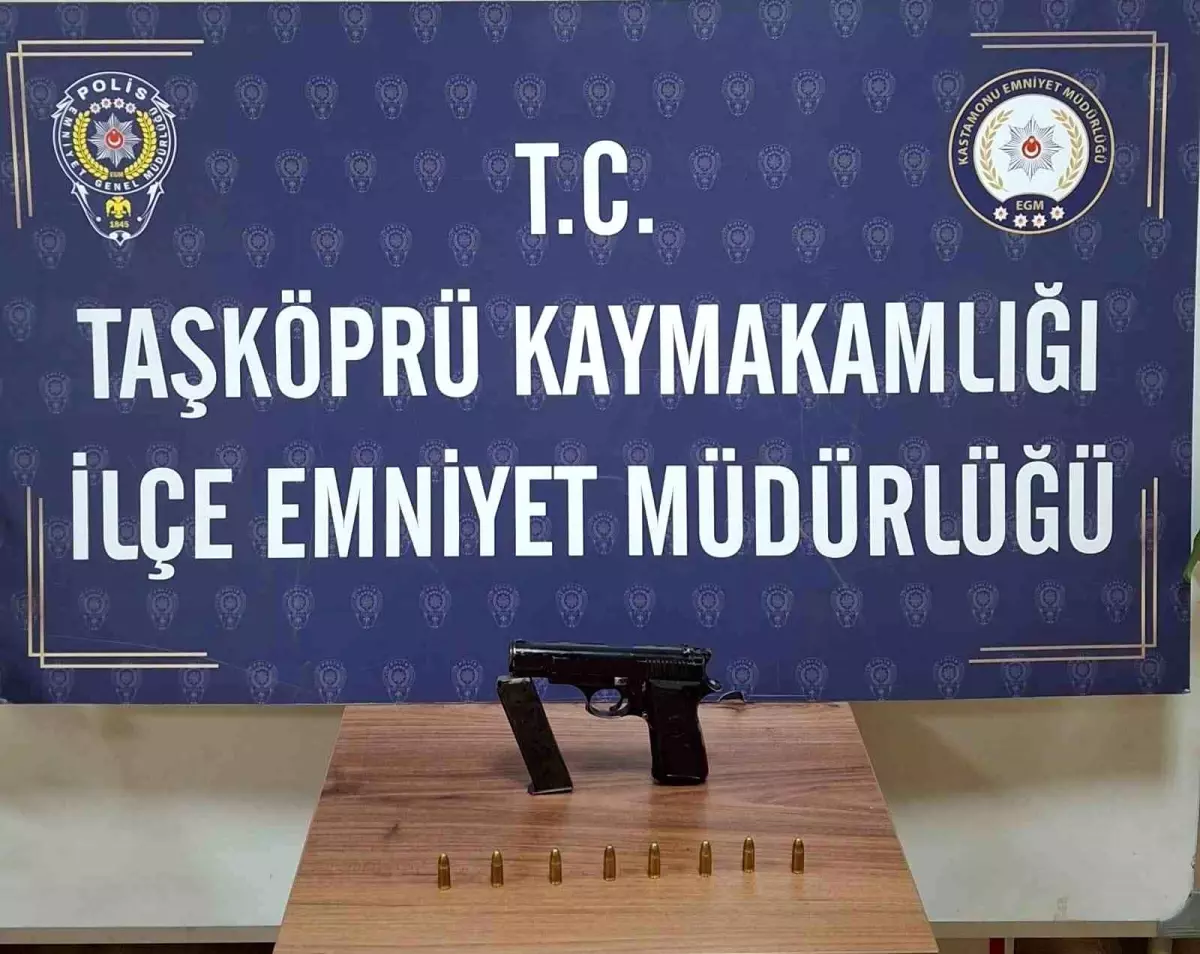 Kastamonu'da Polis Kontrollerinde 3 Tabanca Ele Geçirildi