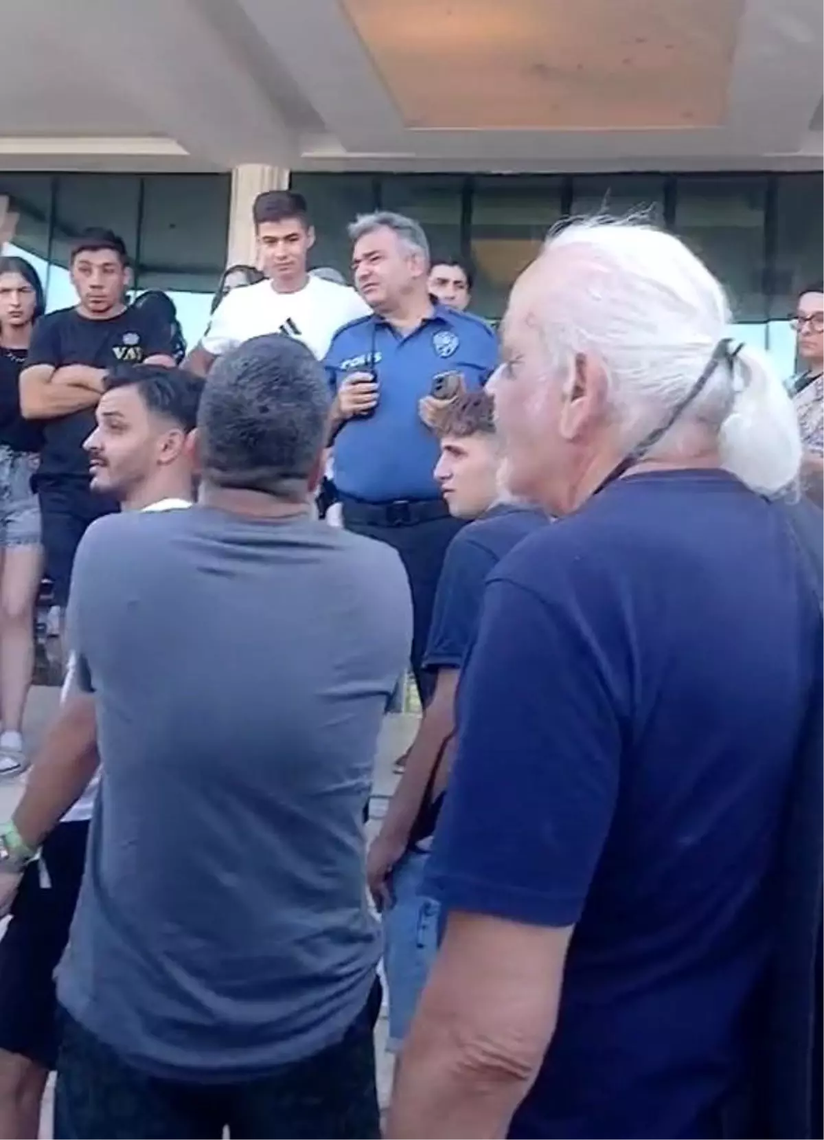 Vav Otel Çalışanları, Maaşlarını Alamadıkları İçin Eylem Başlattı