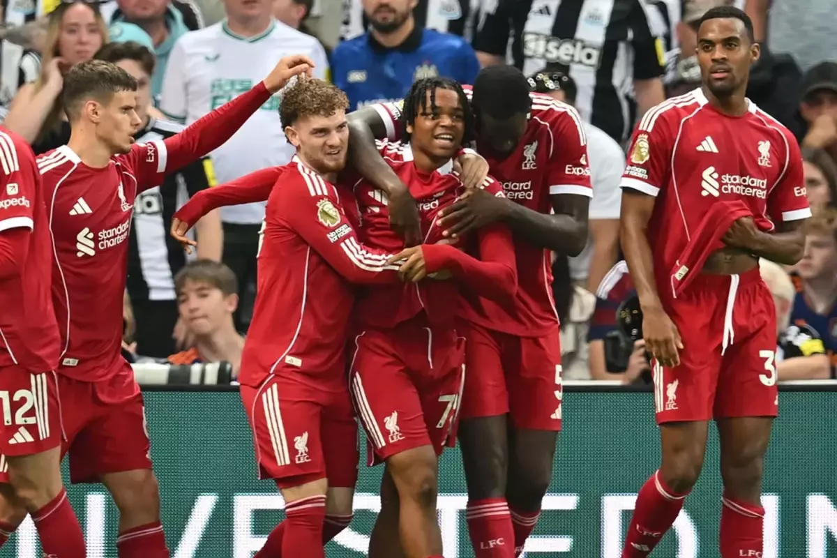 İşte Premier Lig bu! Liverpool'a maçı 16 yaşındaki yıldız kazandırdı