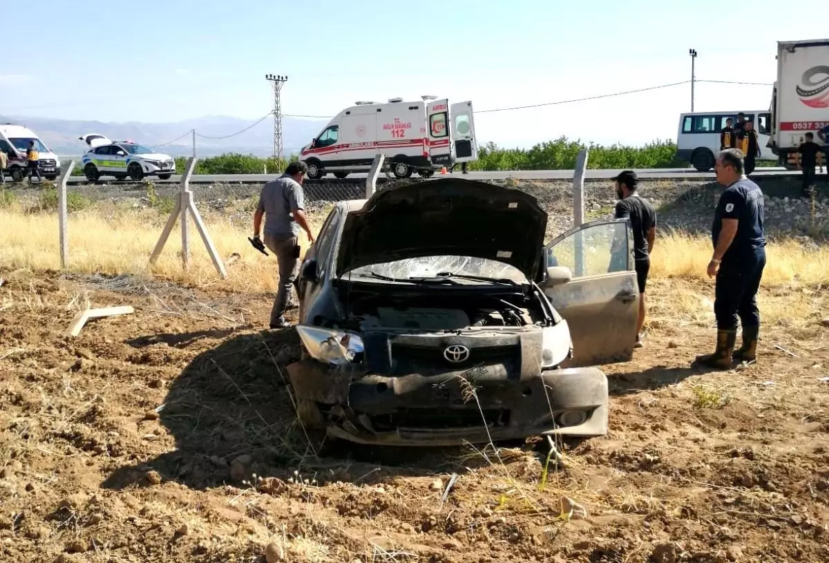 Malatya'da Otomobil Devrildi: Emniyet Müdür Yardımcısı ve Ailesi Yaralı