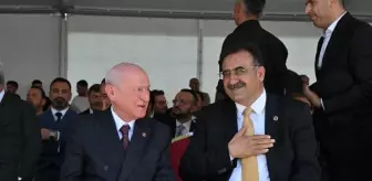 Malazgirt'teki programa damga vuran kare: Bahçeli'nin yanındaki isme dikkat