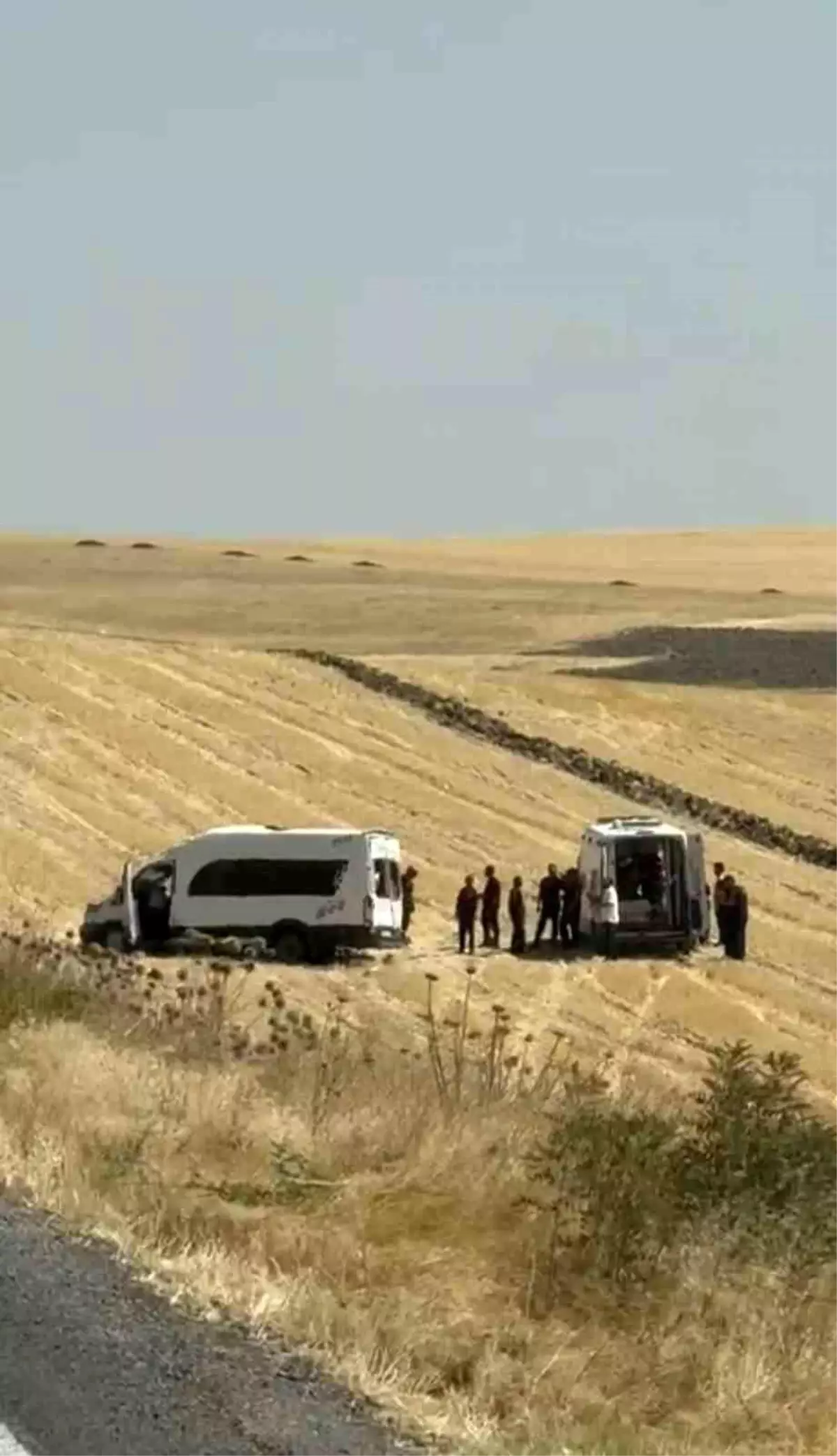 Malazgirt Zaferi Kutlamalarına Giden Minibüs Şarampole Yuvarlandı: 10 Yaralı