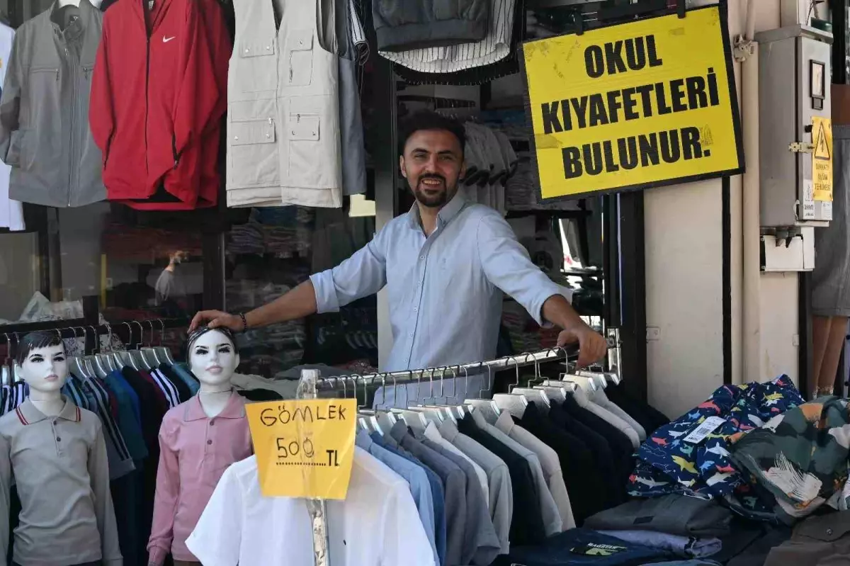 Eskişehir&apos;de Okul Alışverişi Başladı: Veliler Fiyatlardan Şikayetçi