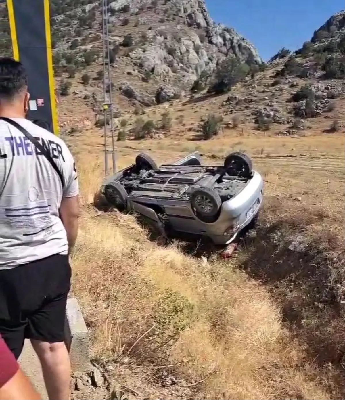 Adıyaman'da Otomobilin Şarampole Yuvarlanması Sonucu İki Yaralı