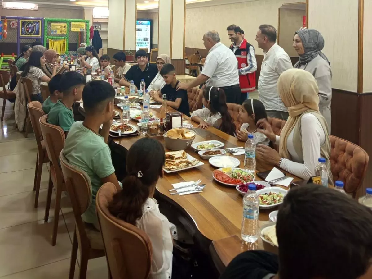 Patnos'ta Sosyal Hizmetler Tarafından Özel Yemek Programı Düzenlendi