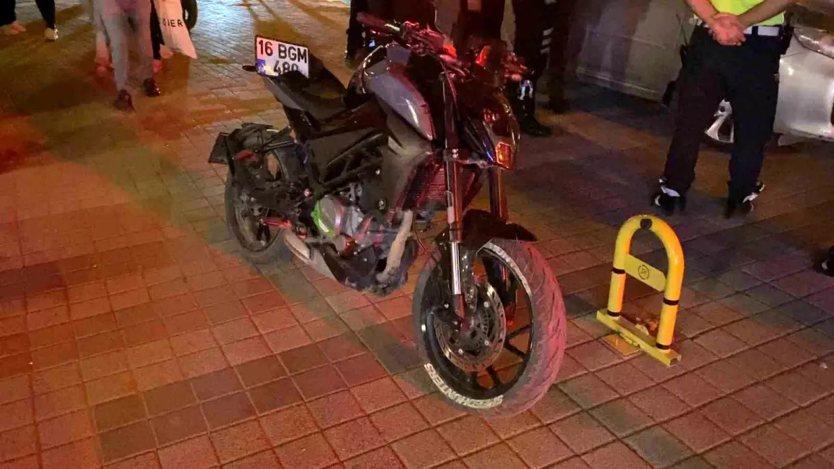 Bursa'da Motosiklet Kovalamacası: 15 Kilometre Sonunda Kaza ile Yakalandı