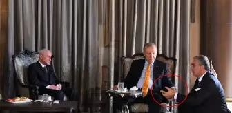 Programda ilginç anlar: Bahçeli, Cumhurbaşkanı Erdoğan'a 2 eser dinletti
