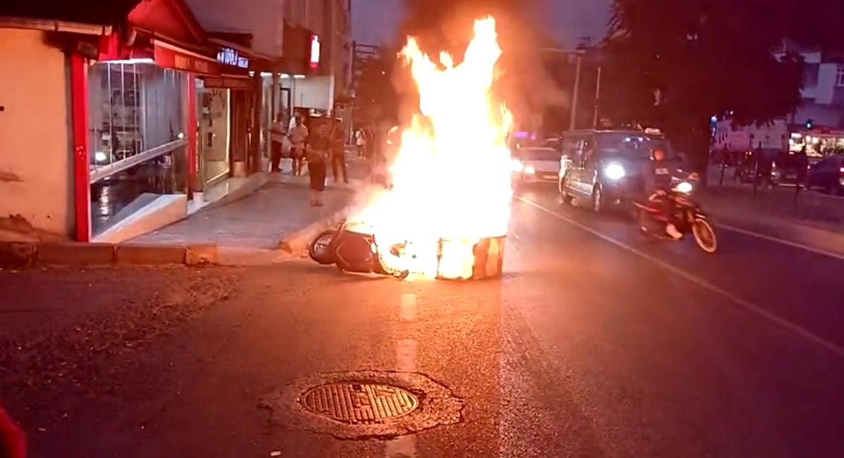 Samsun'da Seyir Halindeki Motosiklet Alev Alev Yandı