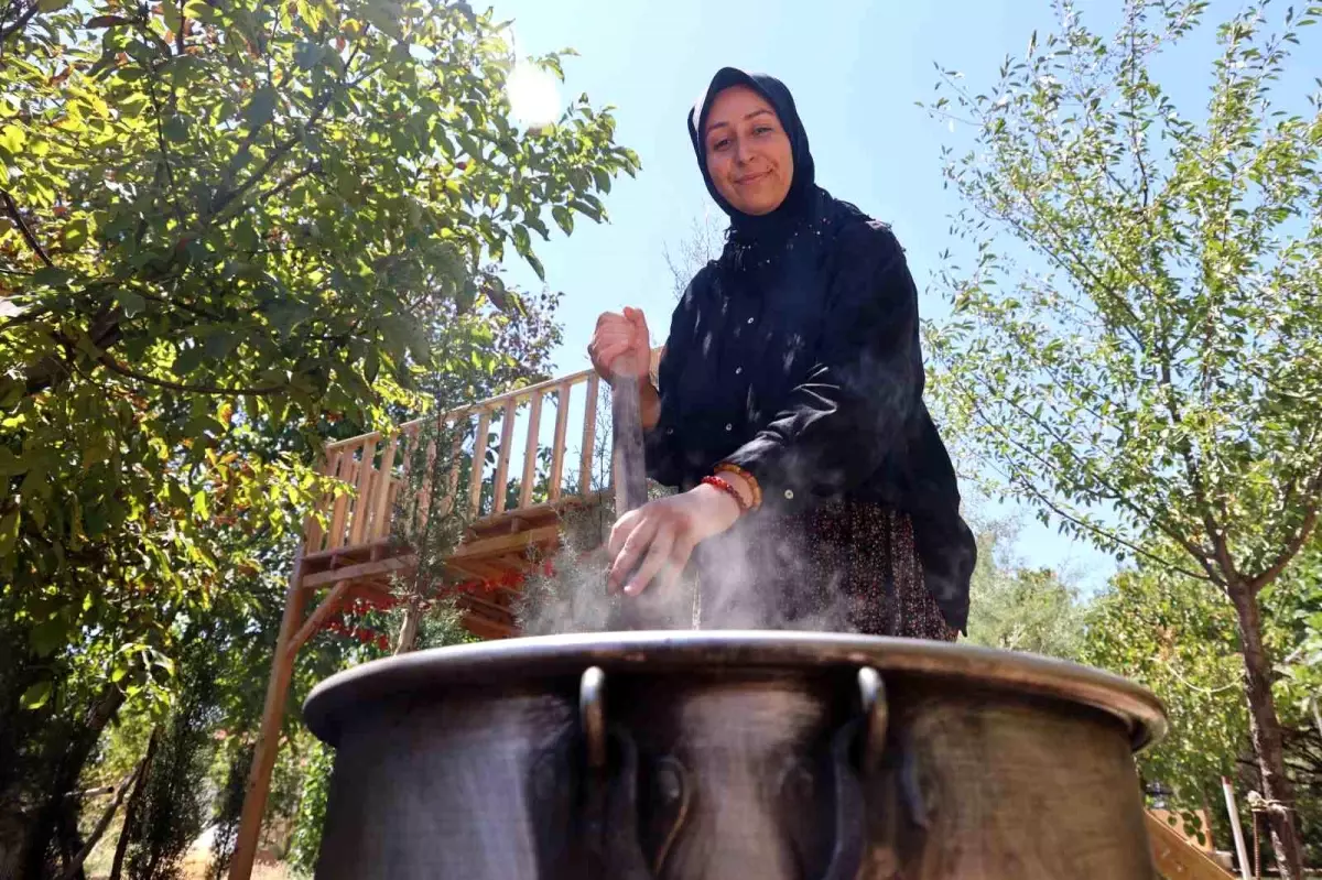 Tuba Bahçeci'nin Doğal Kozalak Şurubu Astım ve KOAH'a İyi Geliyor