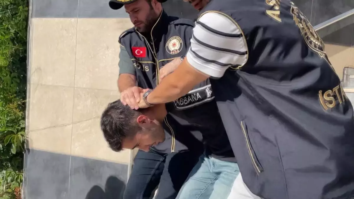 Sultangazi&apos;de Annesini Vuran Genç Tutuklandı