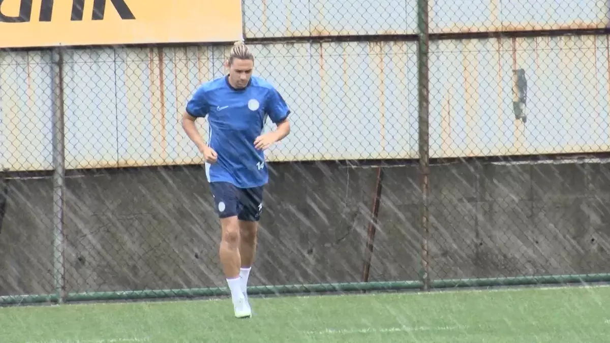 Taylan Antalyalı Çaykur Rizespor'da Antrenmanlara Başladı