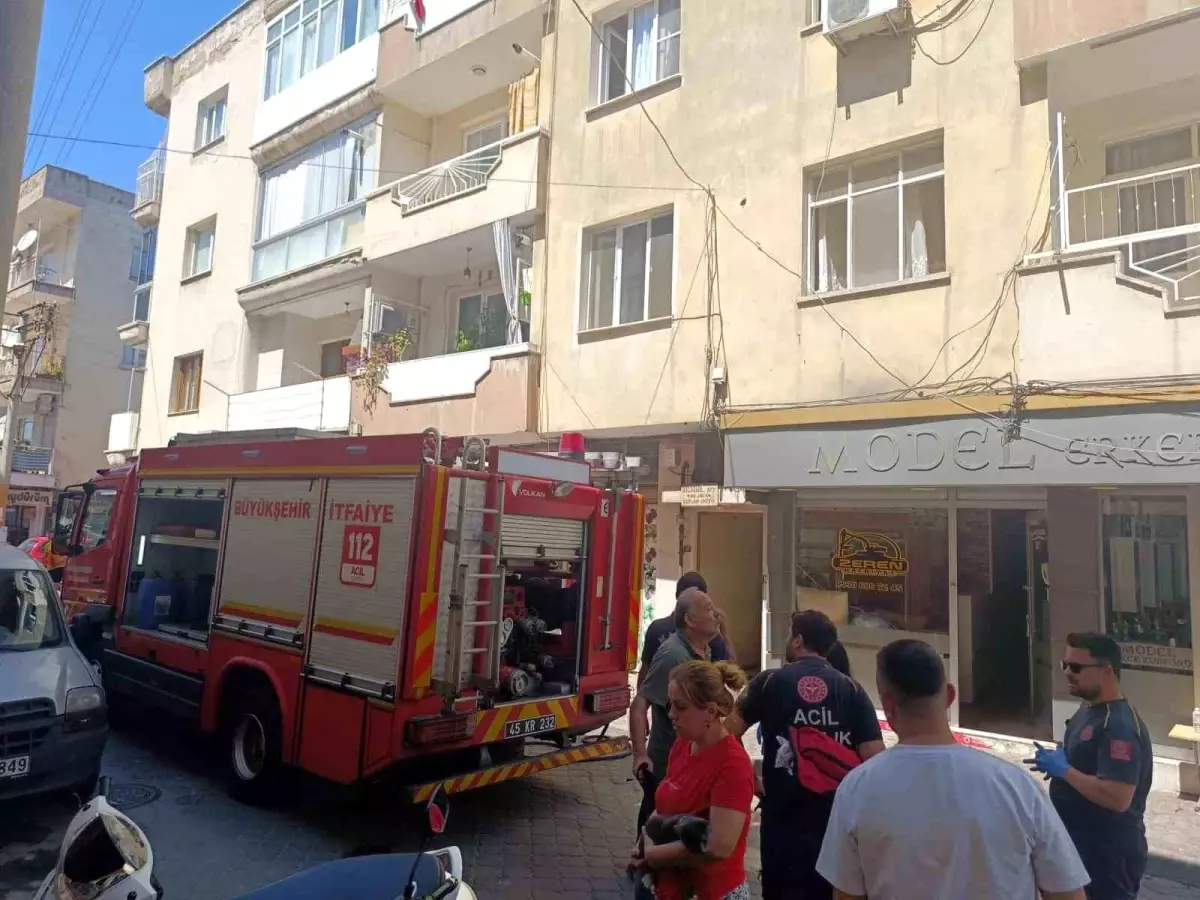 Manisa'da Evde Yangın: 2 Muhabbet Kuşu Telef Oldu