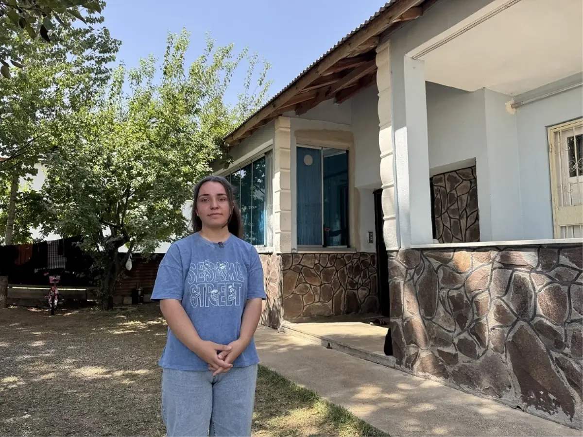 Reyhan Özcan, YKS'de Türkiye 328'incisi Olup Koç Üniversitesi'ne Yerleşti