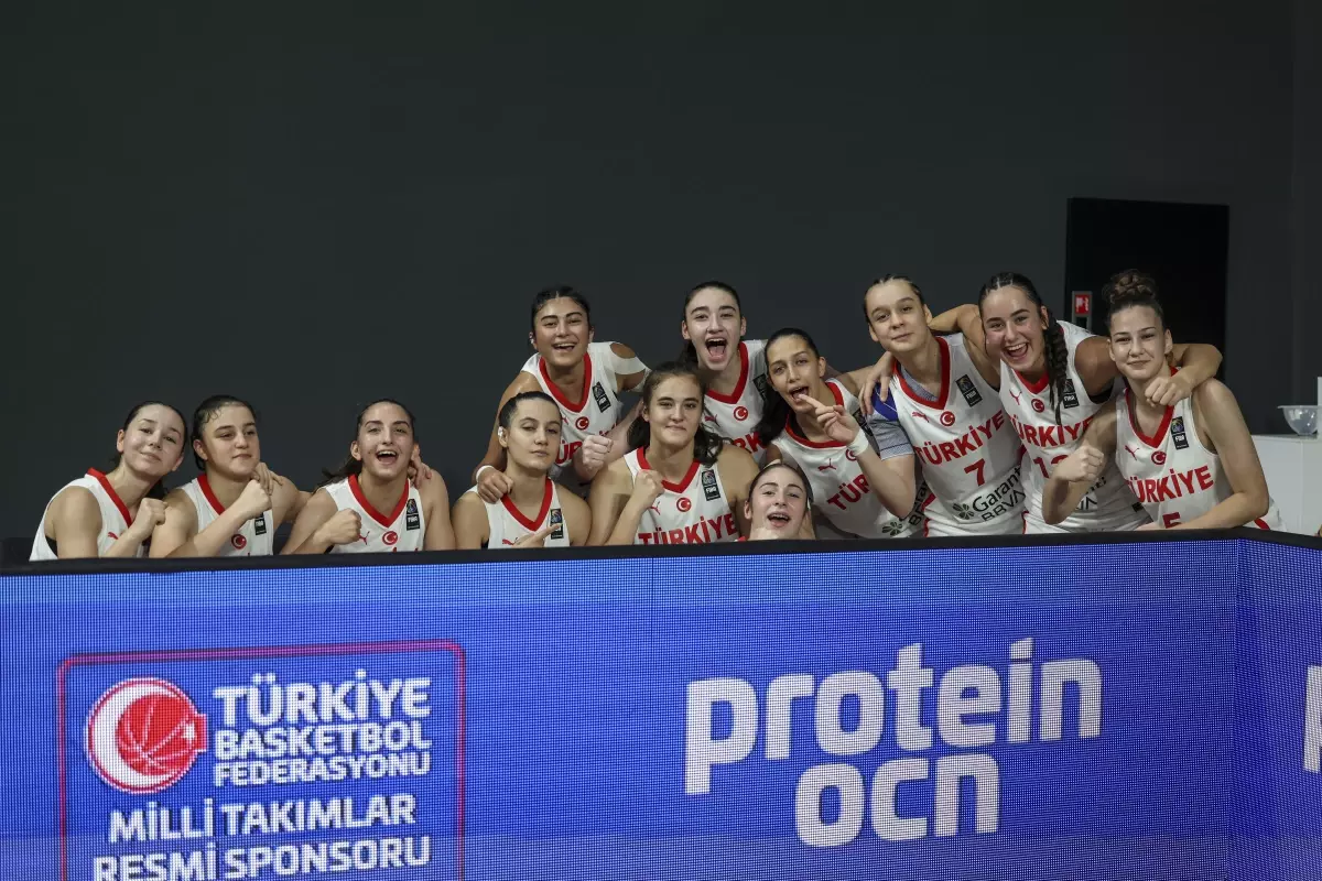 16 Yaş Altı Kız Milliler Yarı Finale Yükseldi