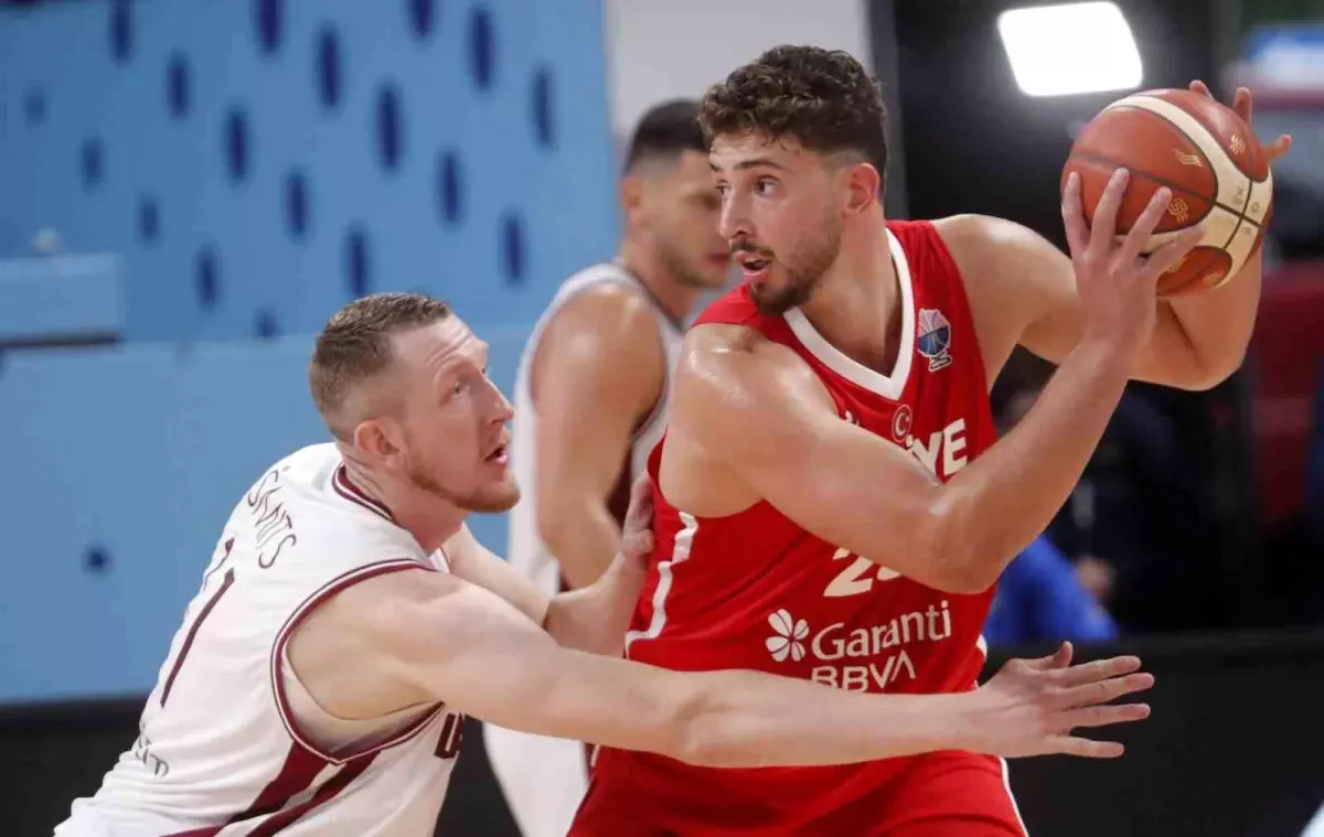 A Milli Erkek Basketbol Takımı Letonya&apos;yı Farklı Geçti