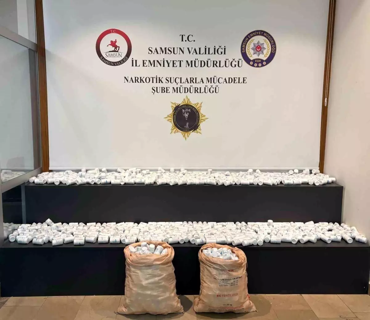 Samsun&apos;da Uyuşturucu Operasyonu: 53 Bin 872 Hap Ele Geçirildi