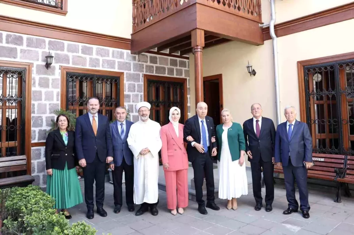 Aile ve Sosyal Hizmetler Bakanı Göktaş, Türkiye Şehit Yakınları ve Gaziler Dayanışma Vakfının Mütevelli Heyeti ile toplantı gerçekleştirdi