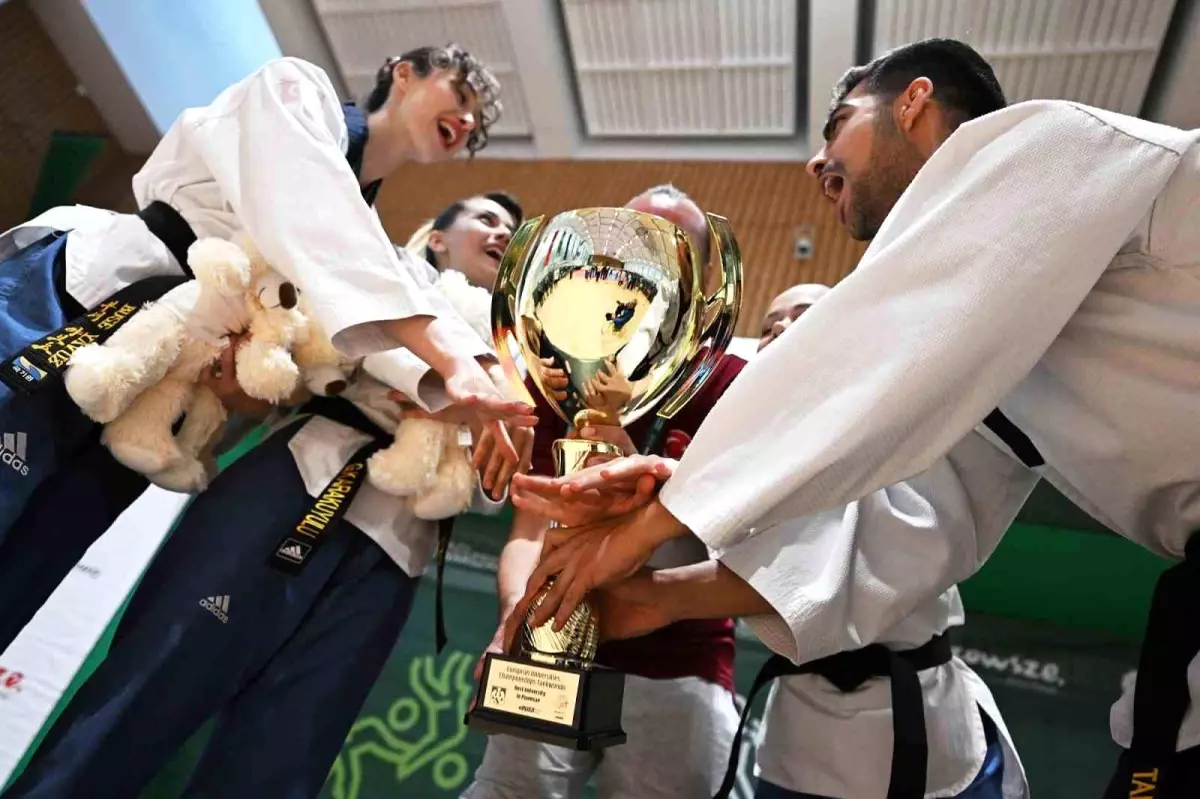 Anadolu Üniversitesi Taekwondo Takımı, Dünya Şampiyonası'nda 8 Madalya Kazandı