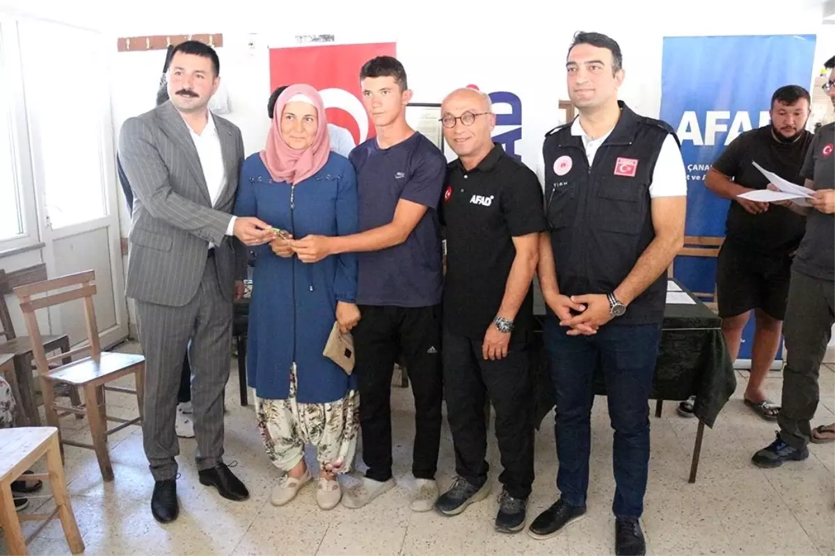Ayvacık&apos;ta Depremzedelere Yeni Konutlar Teslim Edildi