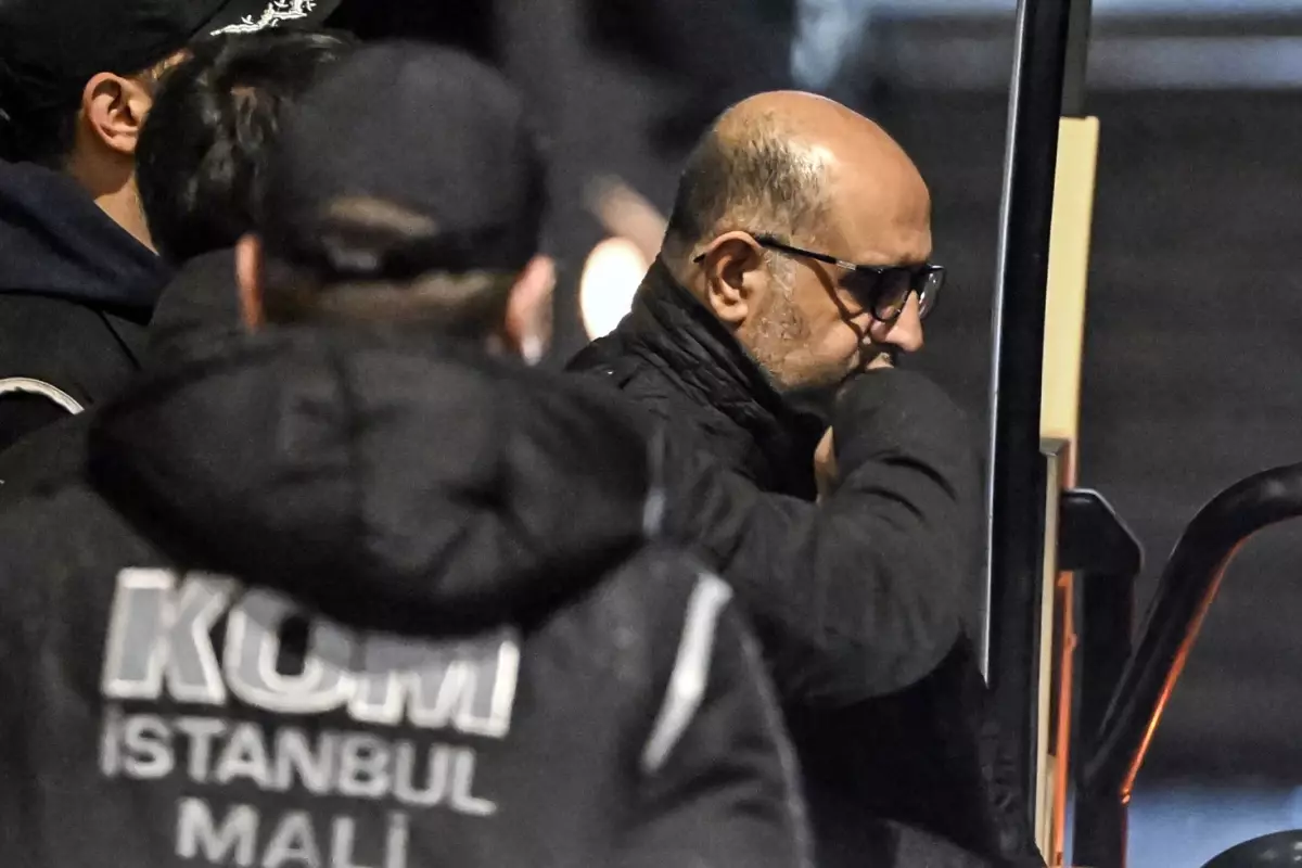 Aziz İhsan Aktaş: Vekiller, genel başkan yardımcıları, acaba kaçacaklar mı