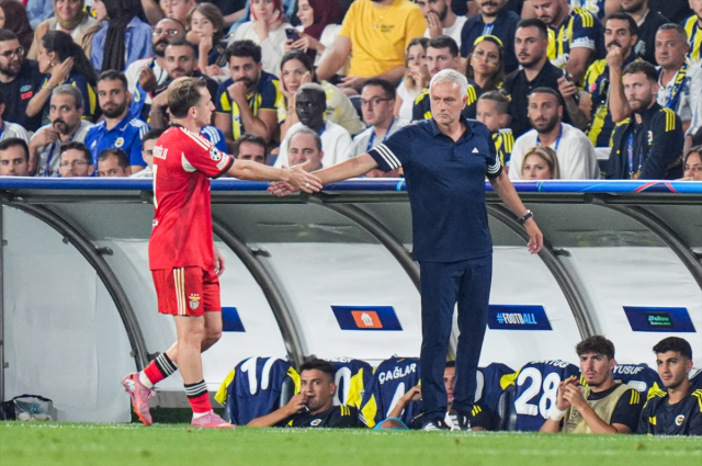 Benfica-Fenerbahçe muhtemel 11'ler! Fenerbahçe kadrosunda kimler yok? Benfica-Fenerbahçe muhtemel 11'ler! Fenerbahçe kadrosunda kimler yok?
