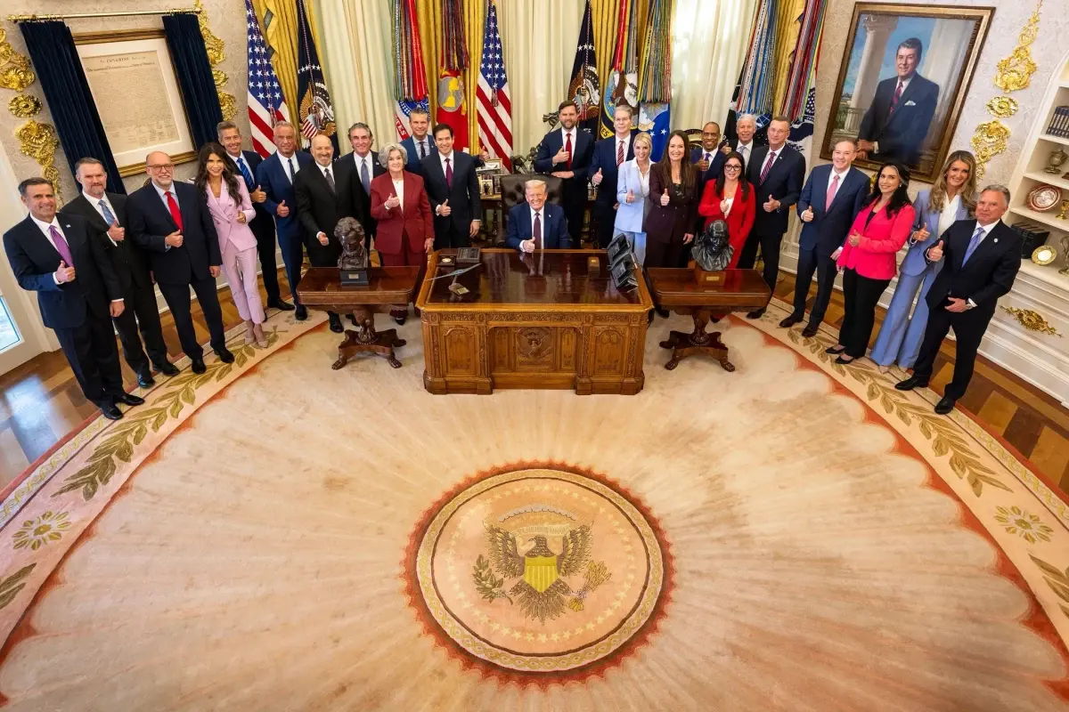 ABD Başkanı Trump, Gazze İçin Beyaz Saray&apos;da Toplantı Düzenliyor