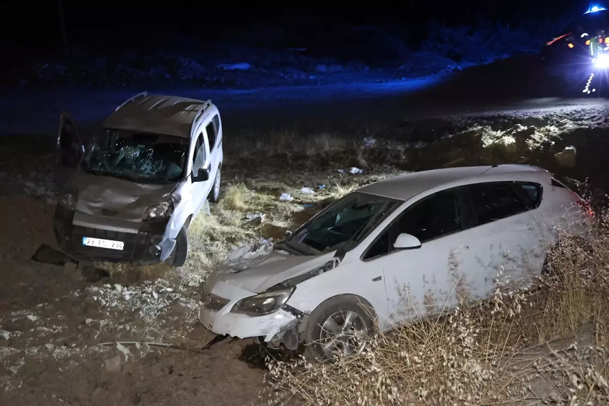 Bingöl karayolunda feci kaza: 4'ü ağır 9 yaralı