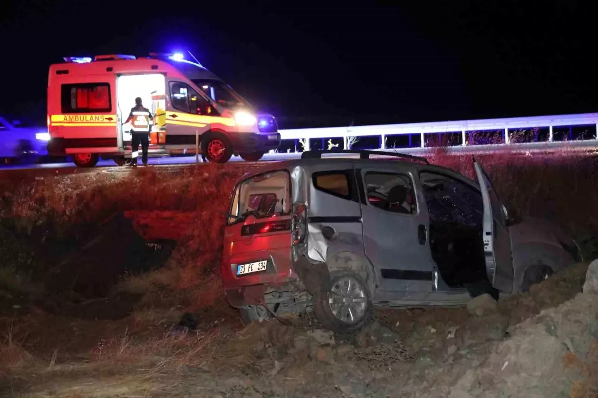 Elazığ&apos;da Trafik Kazası: 9 Yaralı