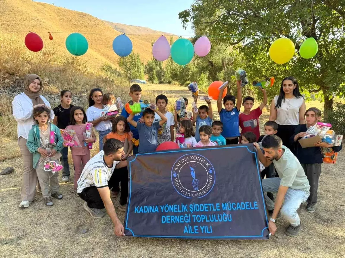 Kadına Yönelik Şiddetle Mücadele Derneği&apos;nden Şırnak&apos;ta Aile Yılı Etkinliği