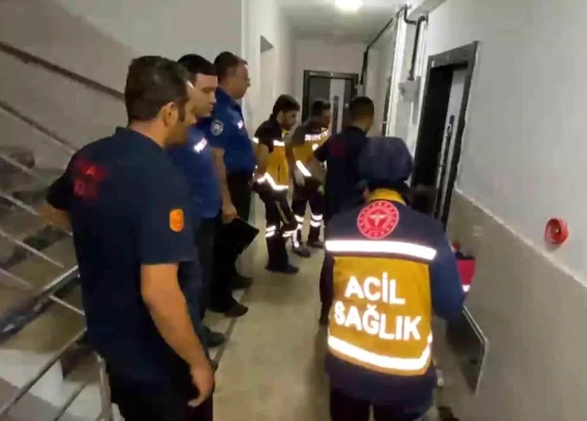 Aksaray'da İntihar Teşebbüsü: Kadın Evinin Kapısında Mahsur Kaldı