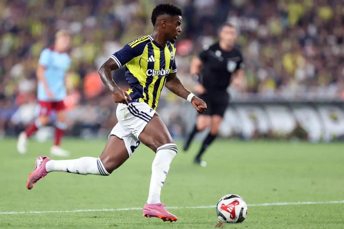 Fenerbahçe'de Nelson Semedo oyuna devam edemedi