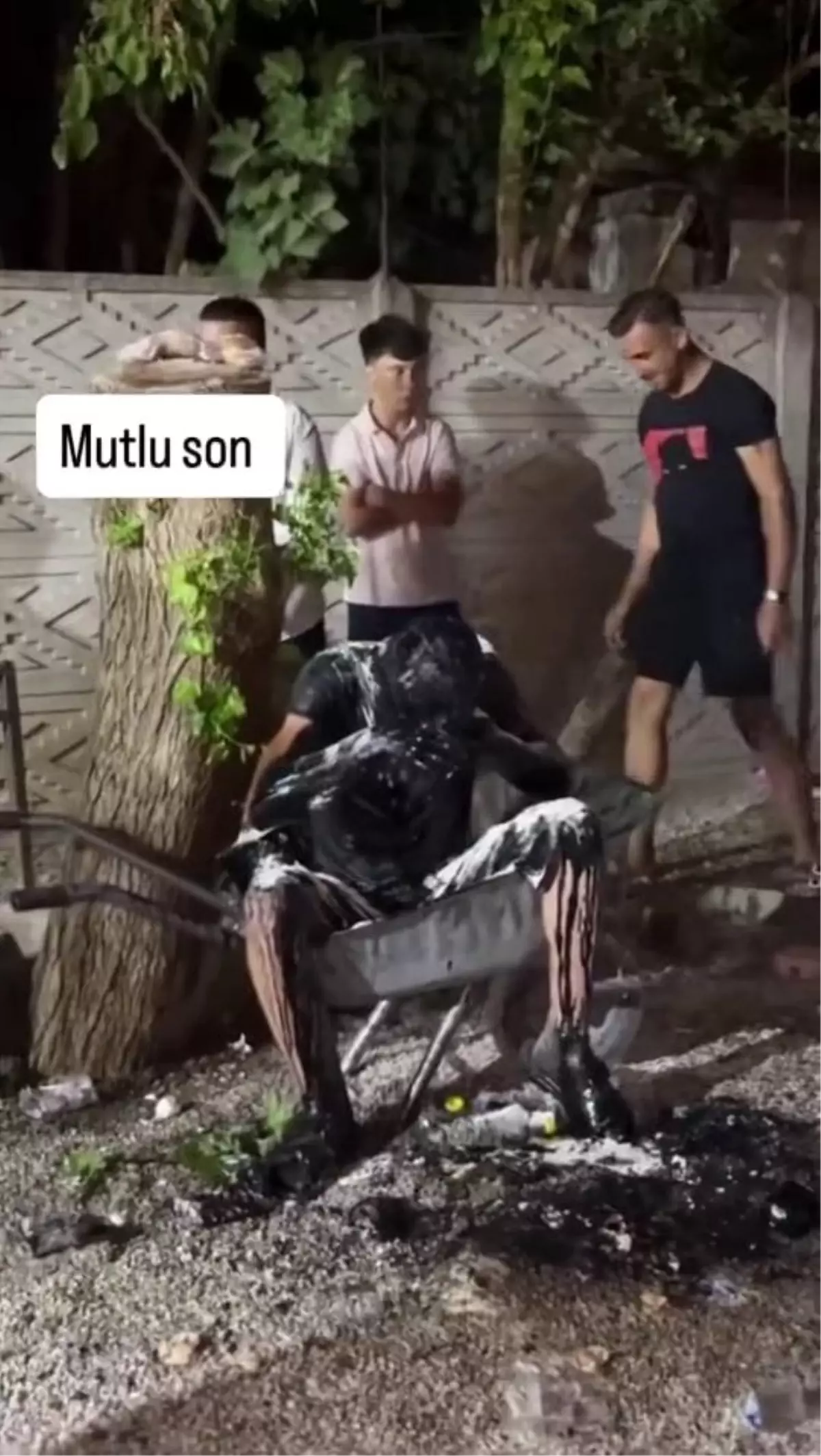 Düğün Eğlencesinde Motor Yağıyla Şaşkınlık Yaratan Anlar