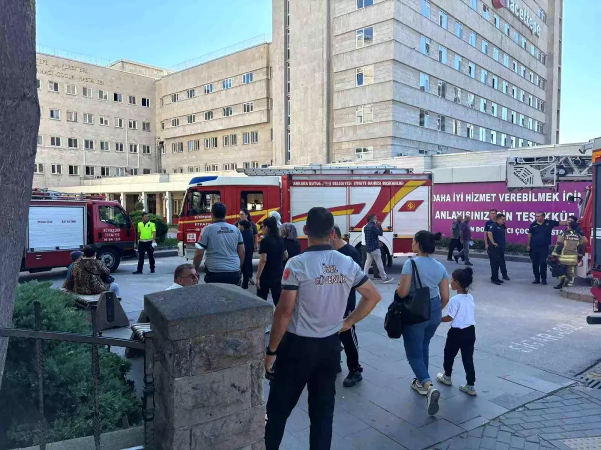 Hacettepe Üniversitesi Hastanesi&apos;nde Yangın Paniği: Hastalar Tahliye Edildi