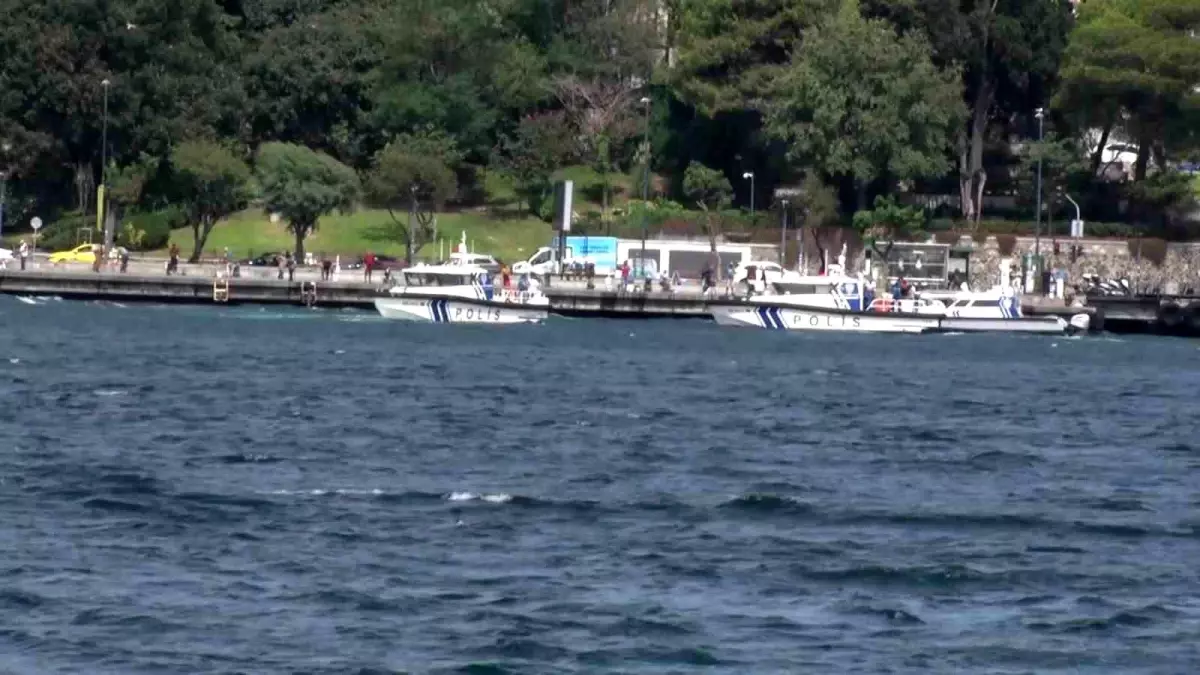 Boğaziçi Kıtalararası Yüzme Yarışı&apos;nda Kaybolan Yüzücü İçin Arama Çalışmaları Devam Ediyor
