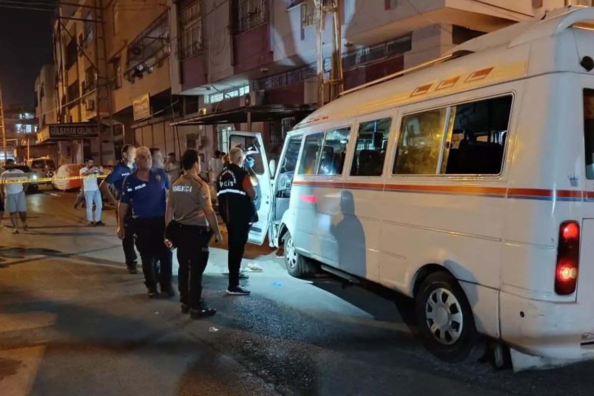 Kanlı pusu! Kurşunlara rağmen 600 metre sürdü, direğe çarptı