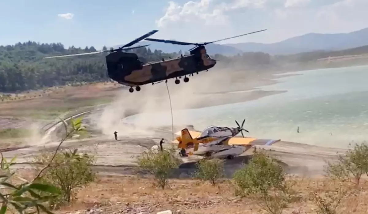 Yangın Söndürme Uçağı Askeri Helikopterle Taşındı