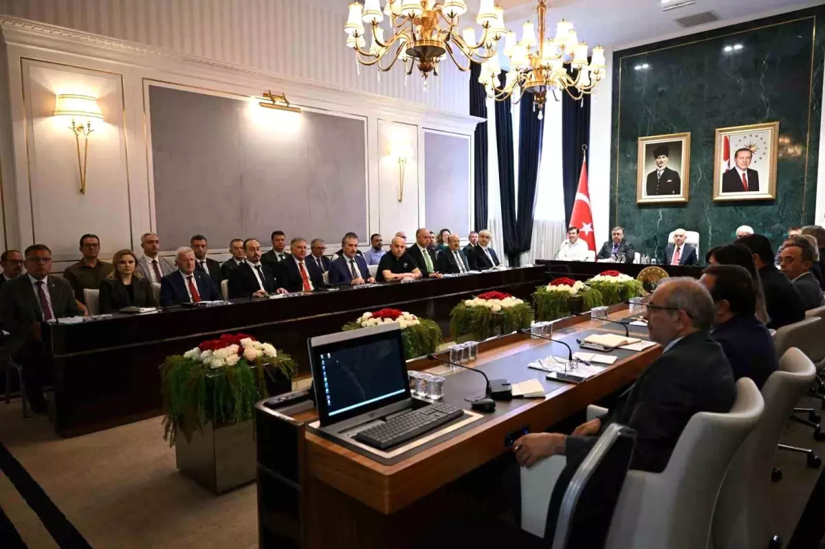 Kırklareli Valiliği&apos;nde Çeşitli Alanlarda Değerlendirme Toplantısı Düzenlendi