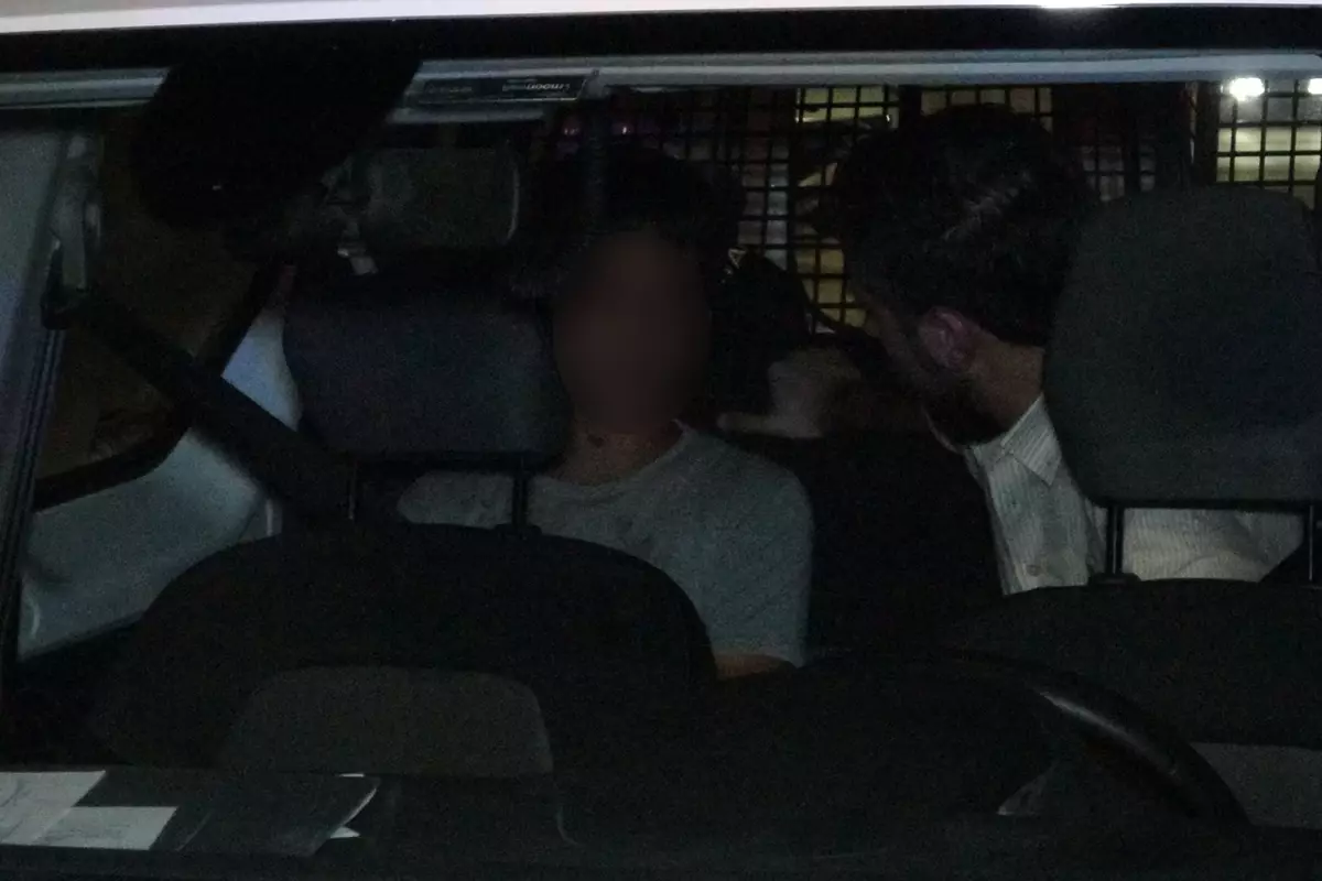 Küçük çocuk, annesine şiddet uygulayan babasını bıçakladı