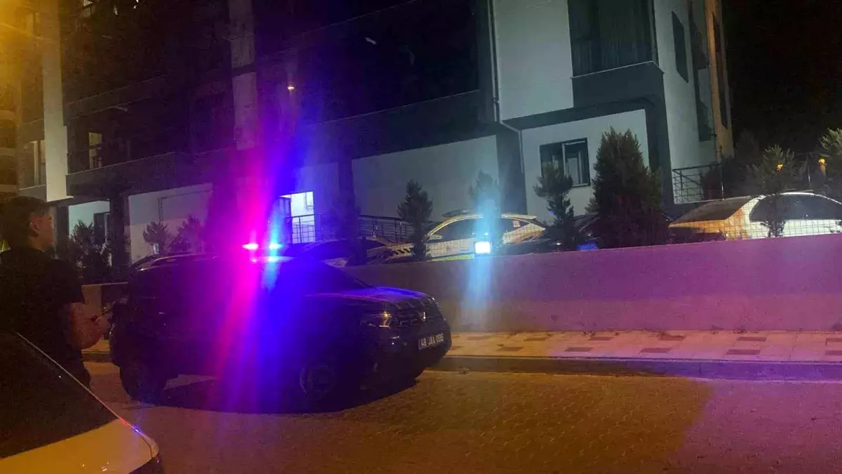 Muğla&apos;da Polis Eşinin Silahıyla Öldürülen Kadın Ölü Bulundu