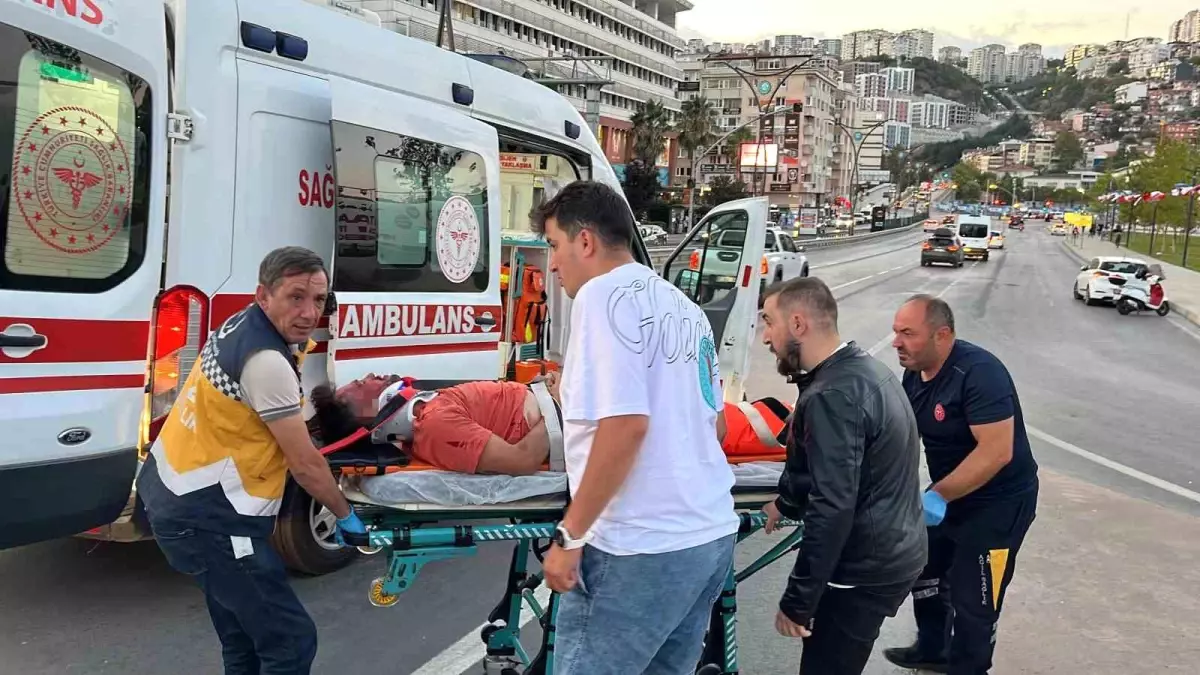 Kocaeli&apos;de Motosiklet Kazası: 1&apos;i Ağır 2 Yaralı