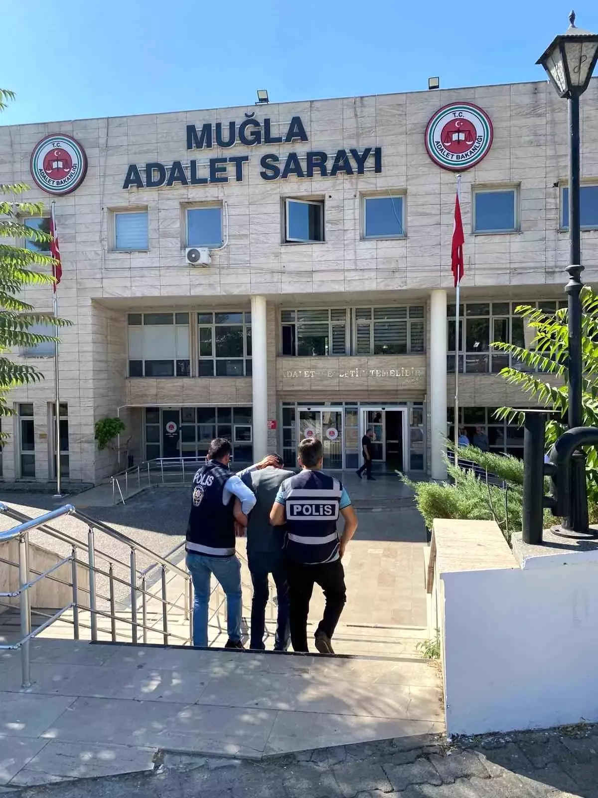 Muğla&apos;da Aranan Şahıs Operasyonla Yakalandı