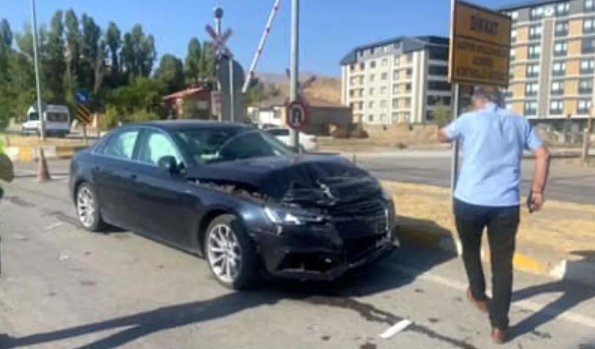 Bingöl Kara Yolunda Trafik Kazası: 2 Yaralı