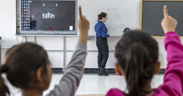 Öğretmenler Günü ne zaman? 2025 Öğretmenler Günü hangi güne denk geliyor?