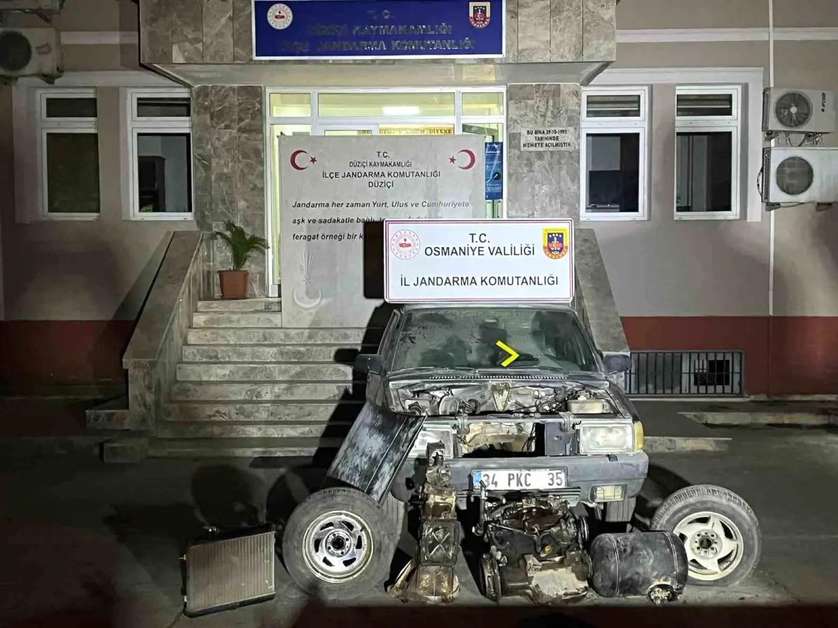 Osmaniye&apos;de Çalınan Otomobil Kahramanmaraş&apos;ta Bulundu, İki Şüpheli Tutuklandı