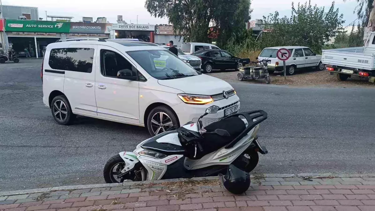 Manavgat'taki Trafik Kazasında Alkollü Motosiklet Sürücüsü Hastaneye Gitmeyi Reddetti