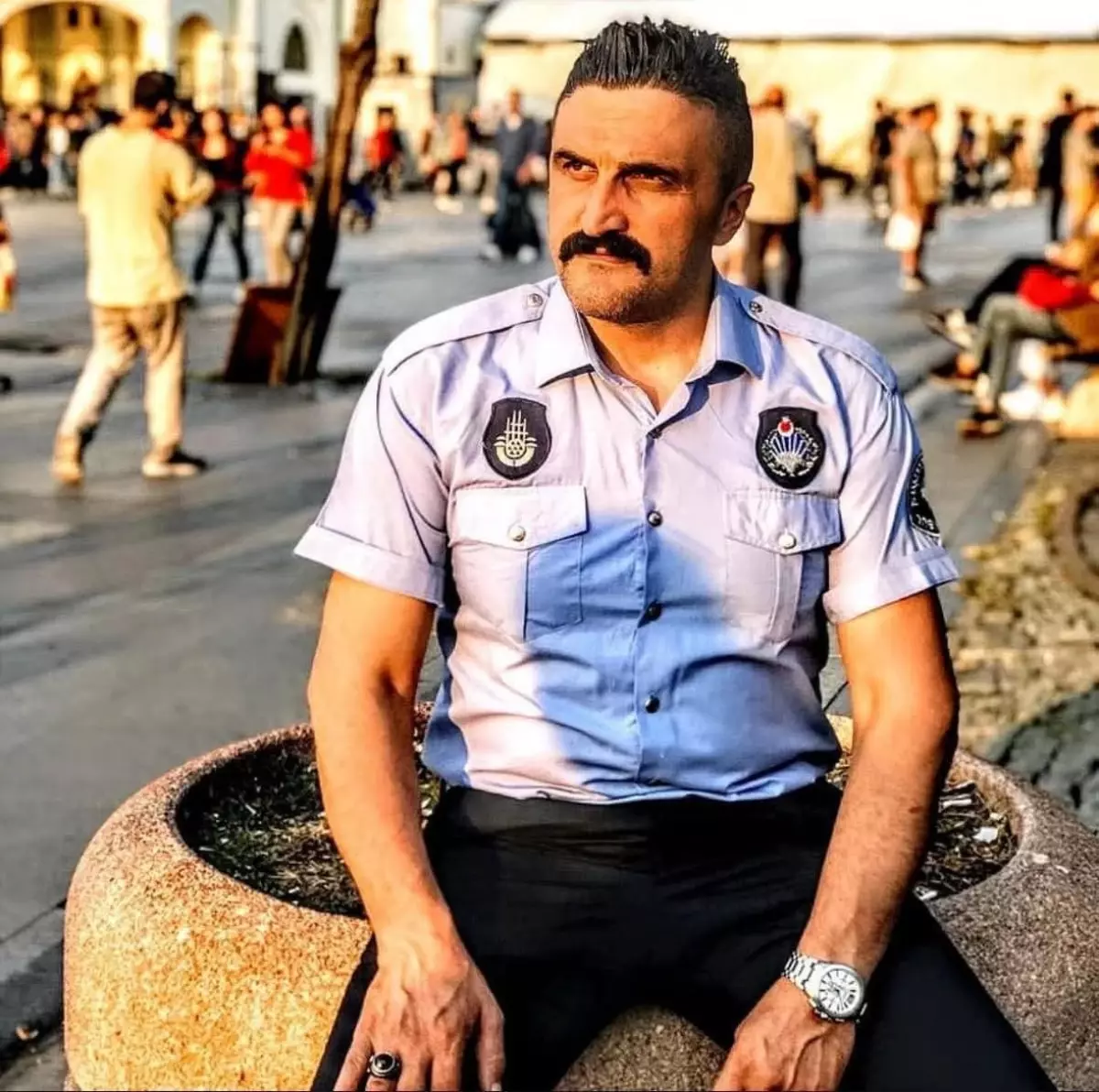 Zabıta Memuru Çatıdan Düşerek Hayatını Kaybetti