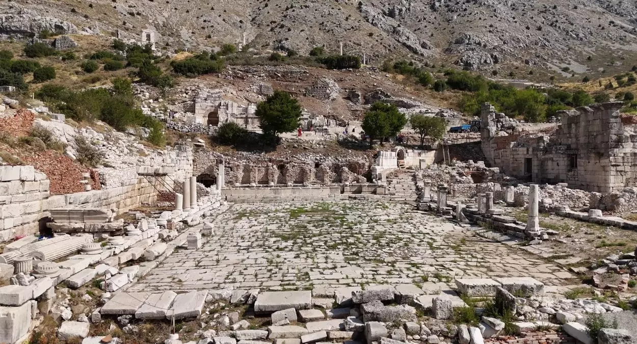Sagalassos Antik Kenti'nde Odeon Kazıları Devam Ediyor