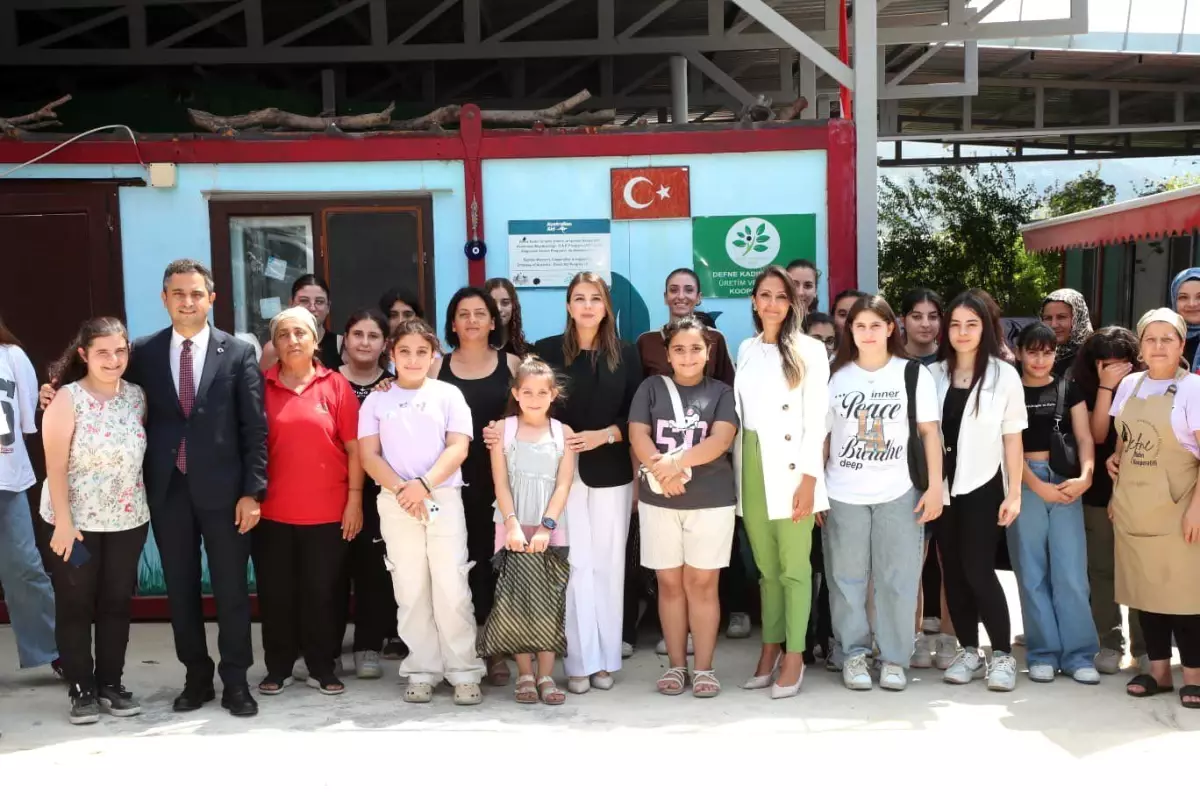 Defne'de Depremzede Çocuklar İçin 'Yüreğimizdeki Işık' Projesi Kahvaltı Programı Düzenlendi