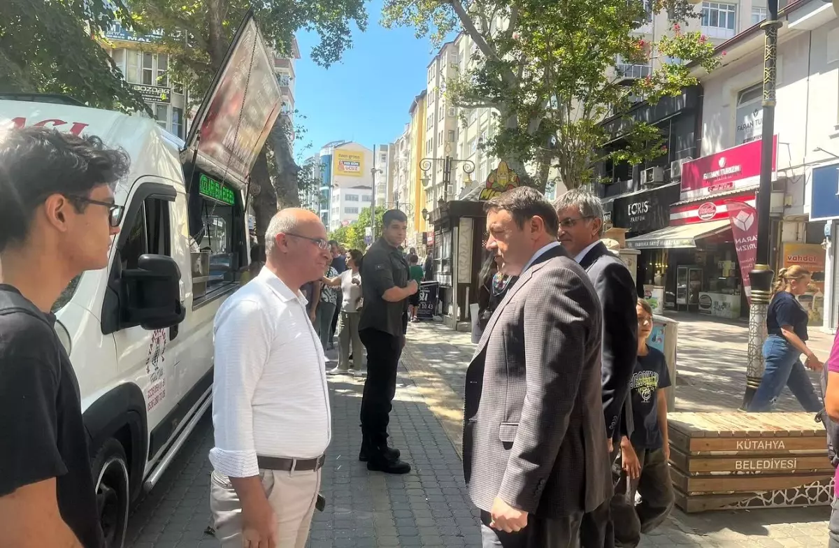 Kütahya Valisi Musa Işın, Esnaf ve Vatandaşlarla Bir Araya Geldi
